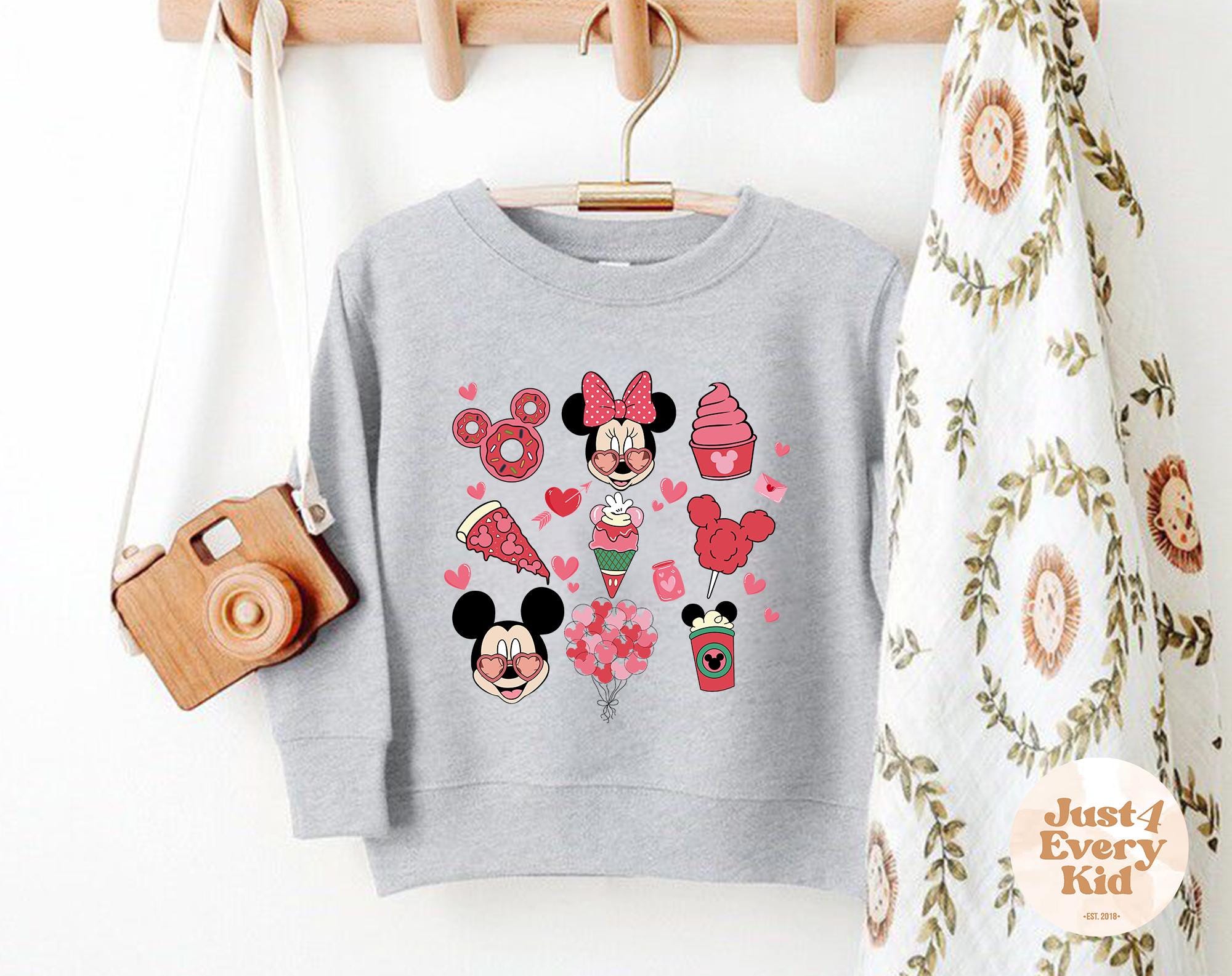 Sweatshirt for Toddlers, Disneyworld Kid Sweater, Disney Minnie and Mickey Sweatshirt, Disneyland Snacks Sweater, Snacking Around The World
