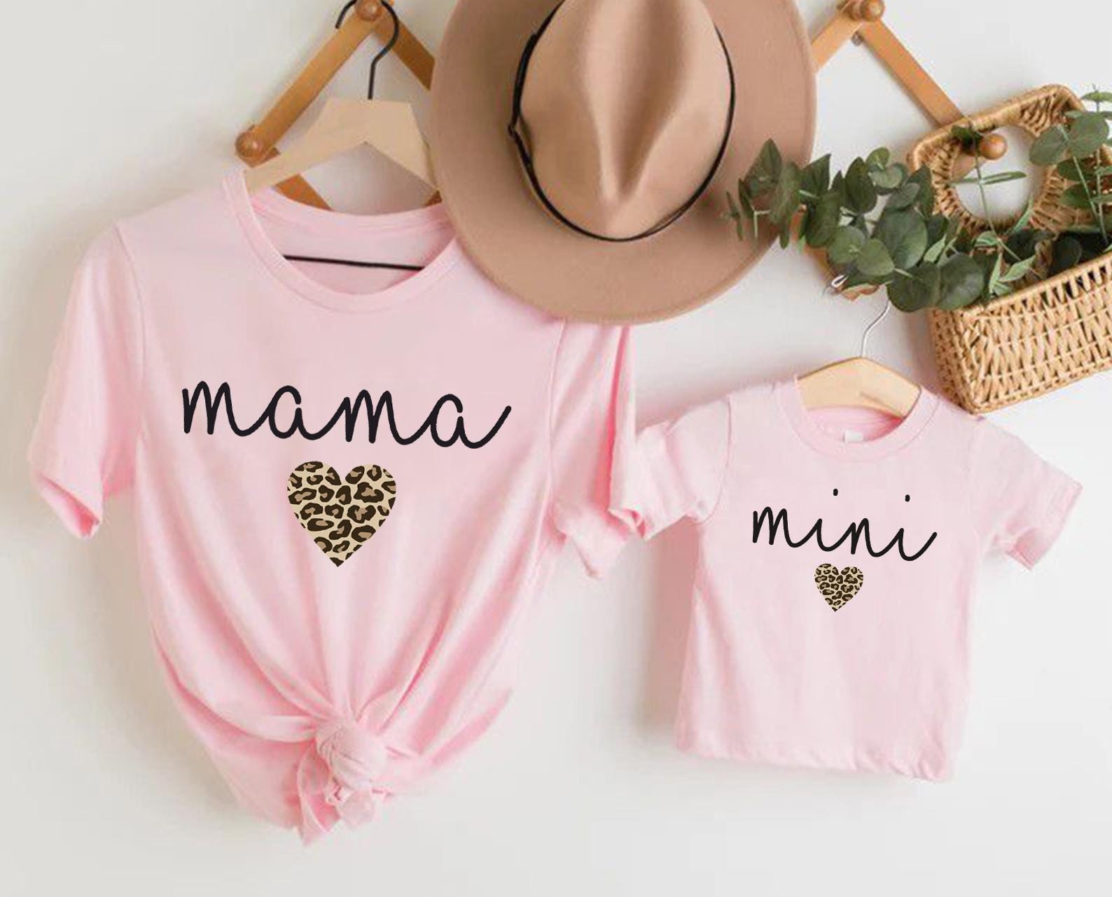 Mommy and Me Outfits, Mom and Me Sweatshirts, Mama and Mini Matching Pullover Sweatshirts, Mama & Mini Sweatshirt, Mom Daughter  Sweater