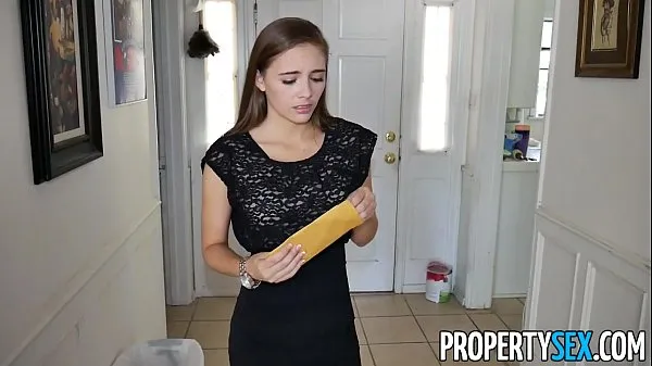 Nye PropertySex - Hot petite real estate agent makes hardcore sex video with client film i alt