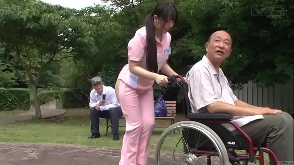 Nya Subtitled bizarre Japanese half naked caregiver outdoors filmer totalt