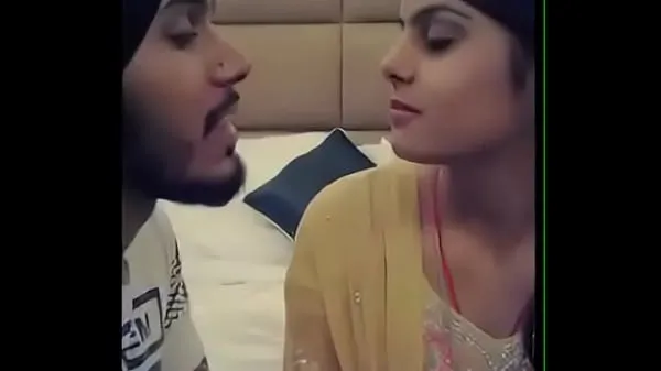 新的Punjabi boy kissing girlfriend共有电影