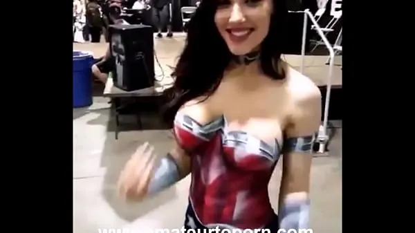 Uusia elokuvia yhteensä Naked Wonder Woman body painting,amateur teen