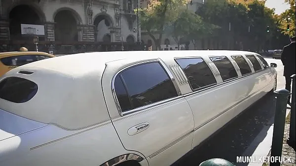 Neue insgesamt Milfs Kayla Green & Angelina Brill fucked real hard in luxurious limousine Filme