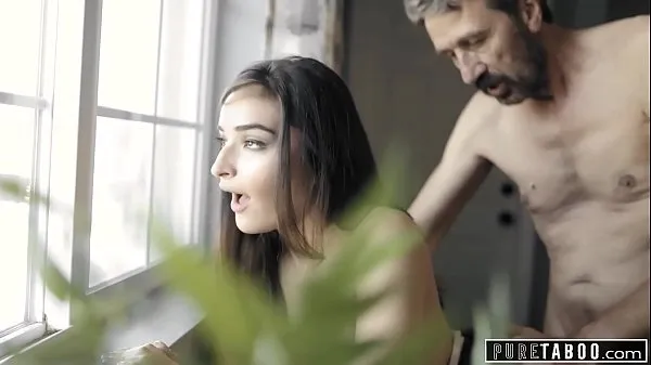 Nya PURE TABOO Teen Emily Willis Gets Spanked & Creampied By Her Stepdad filmer totalt