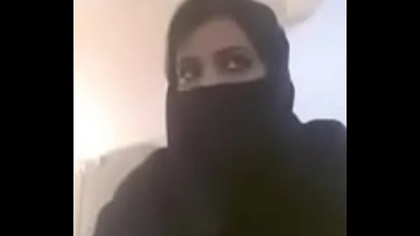 Összesen Muslim hot milf expose her boobs in videocall új film