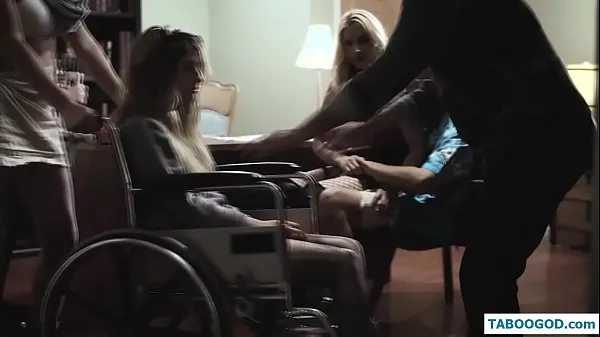 Nya the girl in a wheelchair filmer totalt
