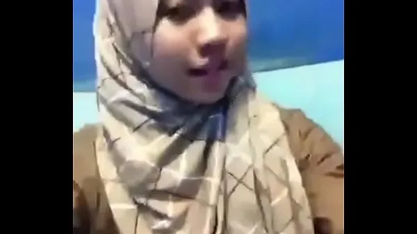 Nya Malay Hijab melayu nude show (Big boobs filmer totalt