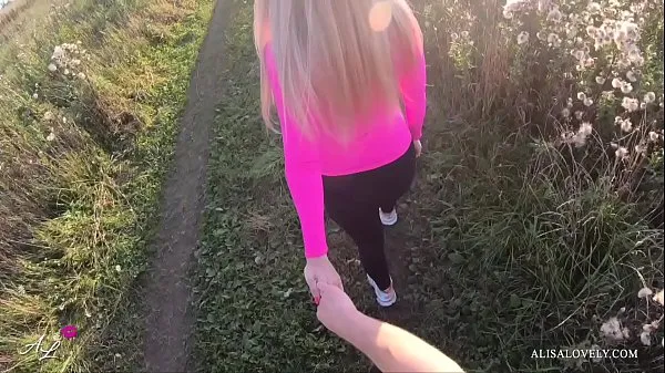 Nye Public Outdoor Fuck Babe with Sexy Butt - Young Amateur Couple POV filmer totalt