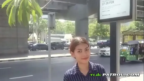 Cute Asian teen gets persuaded in the street Jumlah Filem baharu