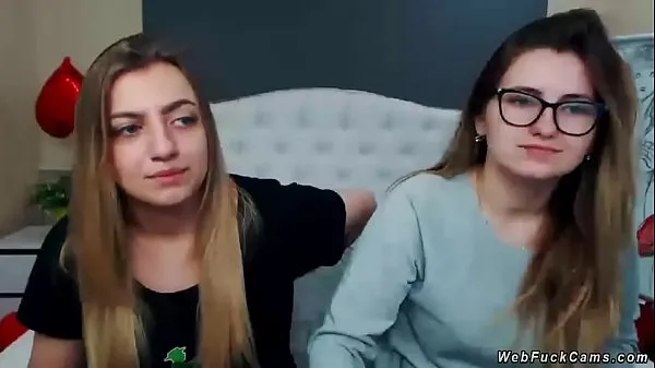 إجمالي Two brunette amateur teen lesbian hotties stripping and tying in bed then licking in their private live webcam show on homemade footage من الأفلام الجديدة