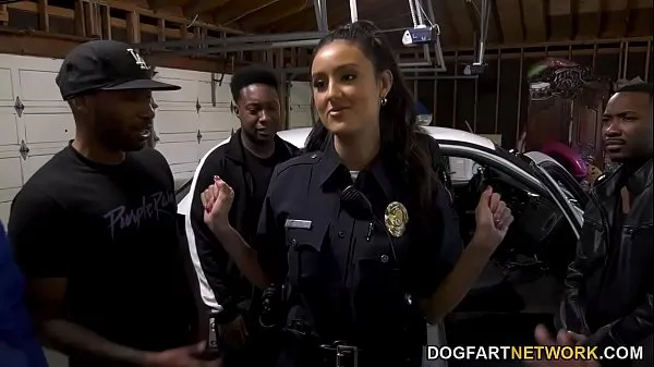 Nové filmy celkem Police Officer Job Is A Suck - Eliza Ibarra
