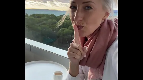 نئی I fingered myself to orgasm on a public hotel balcony in Mallorca کل موویز