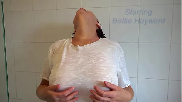 نئی Bettie Hayward Takes A Shower کل موویز