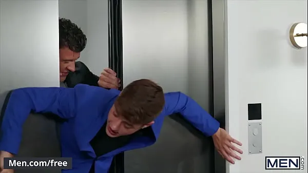 Novo total de Stud (JJ Knight) Eats Out Twinks (Joey Mills) Tight Small Butt Pounds Him In An Elevator - Men - Follow and watch Joey Mills at filmes