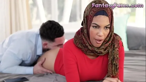 Nya Fucking Muslim Converted Stepsister With Her Hijab On - Maya Farrell, Peter Green - Family Strokes filmer totalt