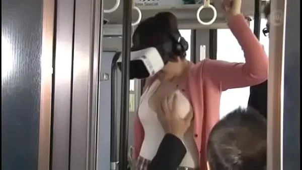 नई Cute Asian Gets Fucked On The Bus Wearing VR Glasses 1 (har-064 कुल फिल्में