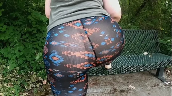 نئی Mom Huge Ass See Thru Leggings Public Trail کل موویز