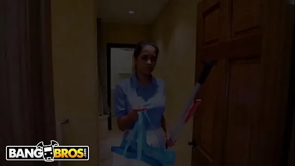 Összesen BANGBROS - Julia Ann Catches Step Son Perving On Latin Maid Abby Lee Brazil új film