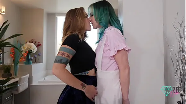 Összesen Bubble Ass Bad Girl Electra Rayne Seduces tattooed Nikki Zee & Convinces Big Cock Boyfriend to Fuck új film