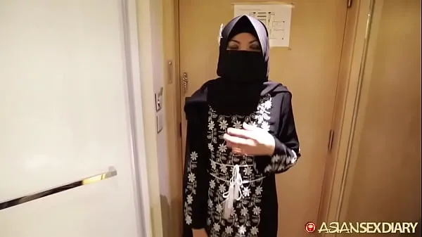 Nuovi araba musulmana scopata da uno straniero bianco in Israele la guarda mentre succhia il cazzo in un hotel del centro per un breve periodo film in totale