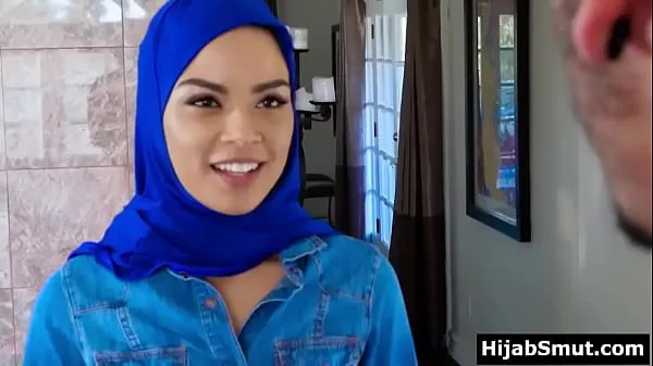 إجمالي Hot muslim girl threesome banged by movers من الأفلام الجديدة