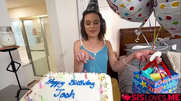 Nye Joshua Lewis celebrates birthday with Aria Valencia's delicious pussy film i alt