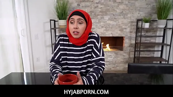 Arab MILF stepmom with hijab Lilly Hall deepthroats and fucks her stepson Jumlah Filem baharu