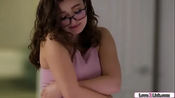 Nya Teen lets bff lick her cunt at pajama party filmer totalt