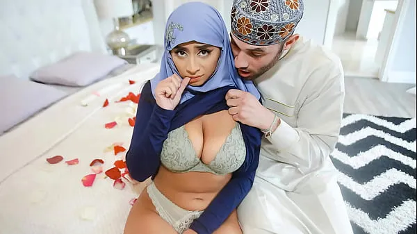 Łącznie nowe Arab Husband Trying to Impregnate His Hijab Wife - HijabLust filmy