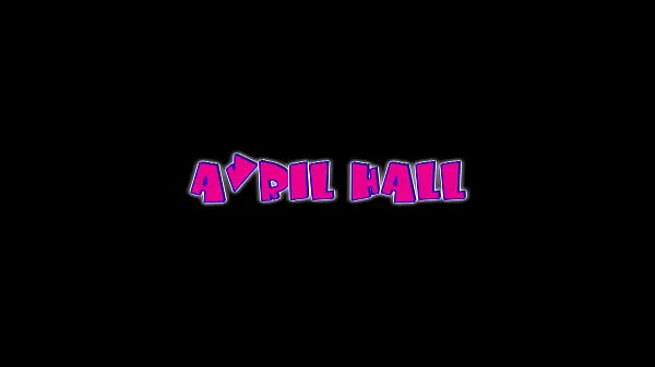新的Avril Hall Fucks Big Cock Before Parents Come Home共有电影