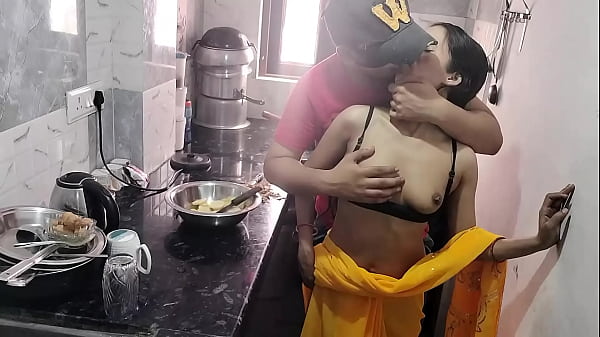 Skupno Hot Desi Bhabhi Kitchen Sex With Husband novih filmov
