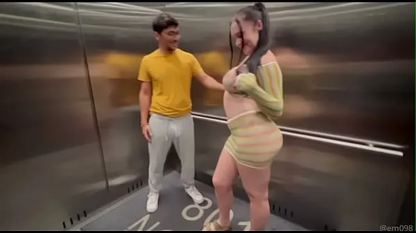 Celkový počet nových filmov: All cranked up, Emily gets dicked down making her step-parents proud in an elevator