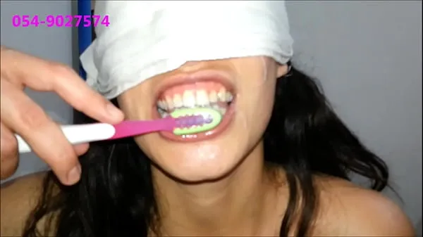 Nye Sharon From Tel-Aviv Brushes Her Teeth With Cum film i alt
